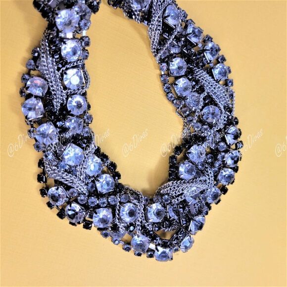 SILVER and Crystal Necklace - Picture 3 of 9